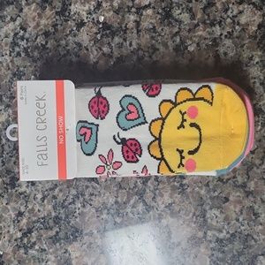 Falls Creek new shoe size 4-10 6 pairs no show socks super cute prints poly/span